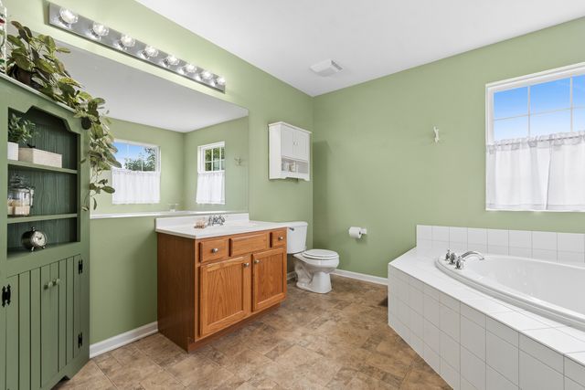 2318 W Cascade Circle, Round Lake, IL 60073