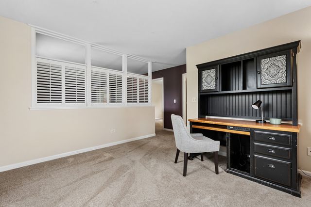 2318 W Cascade Circle, Round Lake, IL 60073