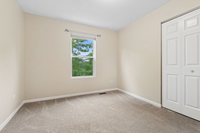 2318 W Cascade Circle, Round Lake, IL 60073