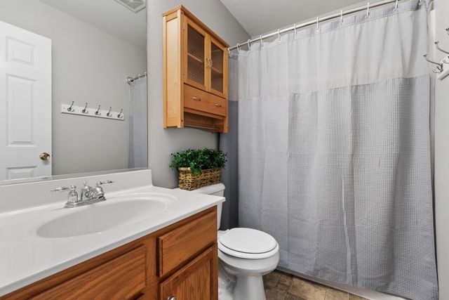 2318 W Cascade Circle, Round Lake, IL 60073