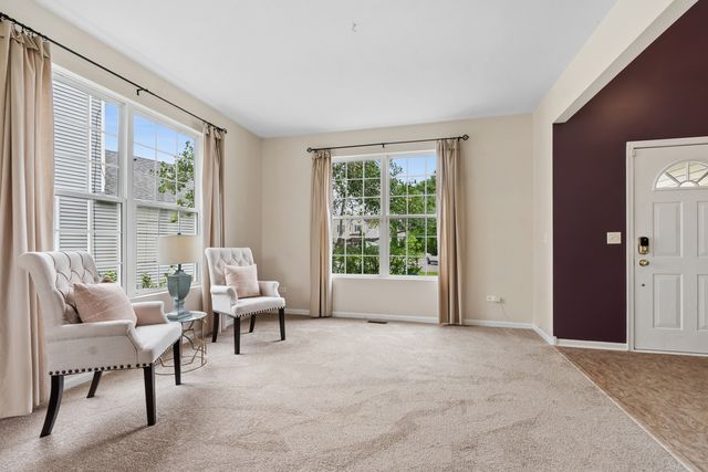 2318 W Cascade Circle, Round Lake, IL 60073