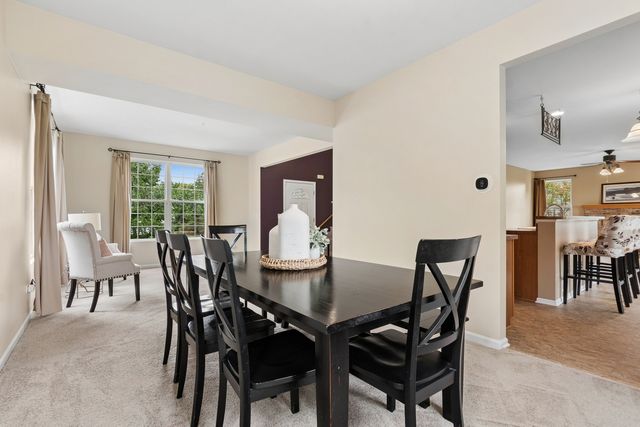 2318 W Cascade Circle, Round Lake, IL 60073
