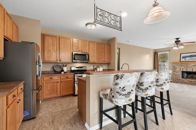 2318 W Cascade Circle, Round Lake, IL 60073