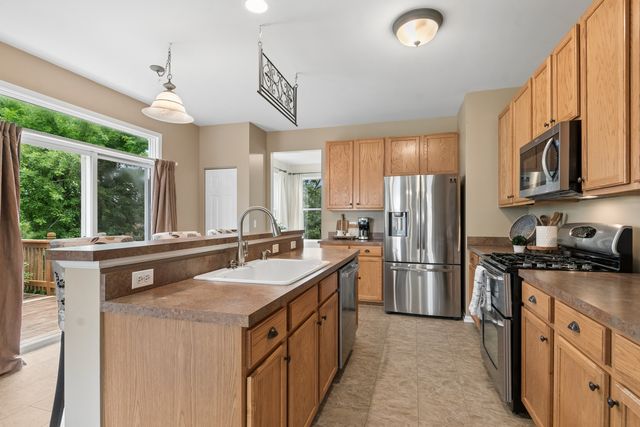 2318 W Cascade Circle, Round Lake, IL 60073