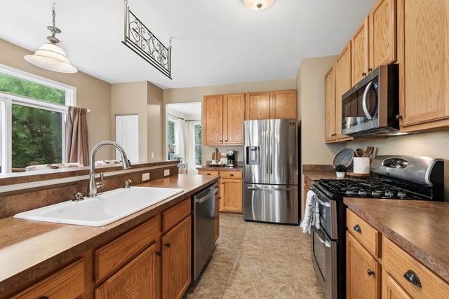 2318 W Cascade Circle, Round Lake, IL 60073