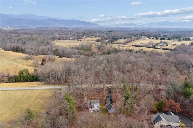 2064 Parker RD, Bedford, VA 24523