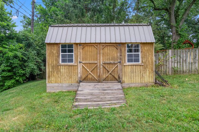 1520 Mt Rainier Drive, Lexington, KY 40517