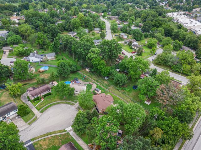 1520 Mt Rainier Drive, Lexington, KY 40517