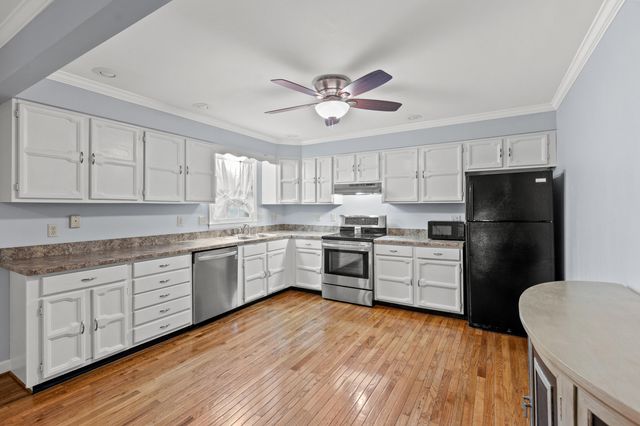 1520 Mt Rainier Drive, Lexington, KY 40517