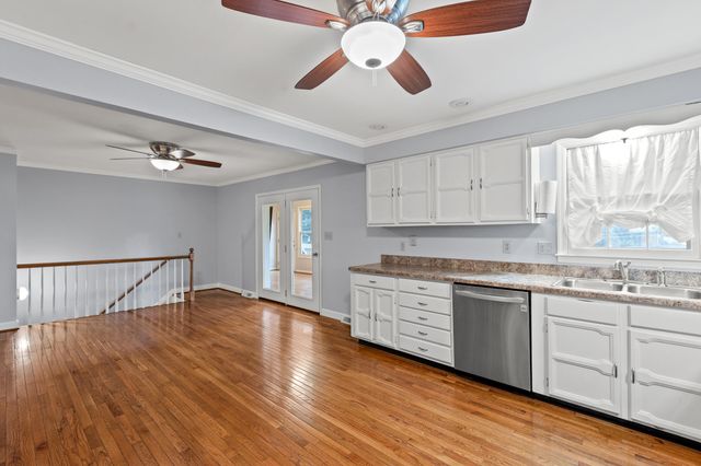 1520 Mt Rainier Drive, Lexington, KY 40517