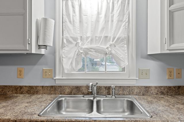 1520 Mt Rainier Drive, Lexington, KY 40517