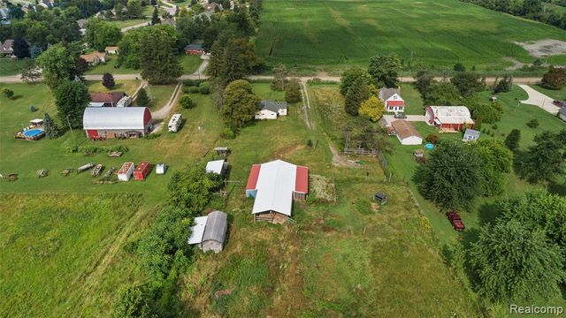 25245 Bell Road, New Boston, MI 48164