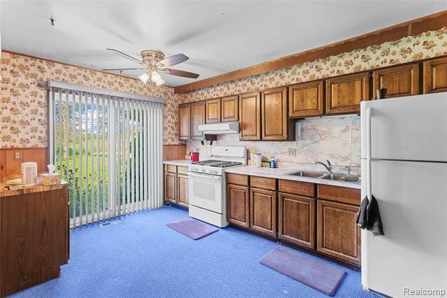 25245 Bell Road, New Boston, MI 48164