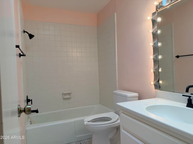 327 E HUNTINGTON Drive, Tempe, AZ 85282