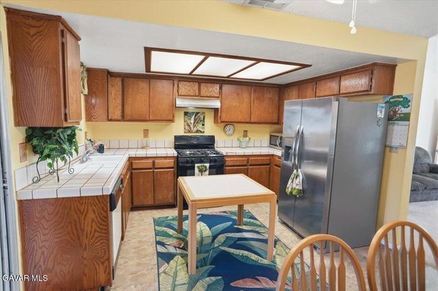 42939 Sunny Lane, Lancaster, CA 93536