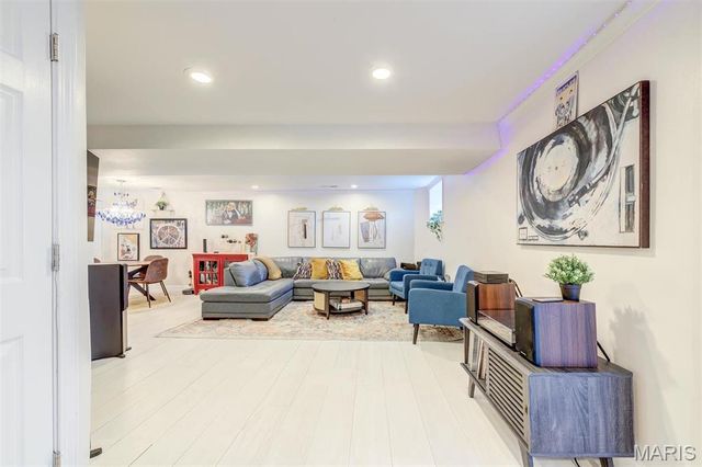 4561 Laclede Avenue B, St Louis, MO 63108