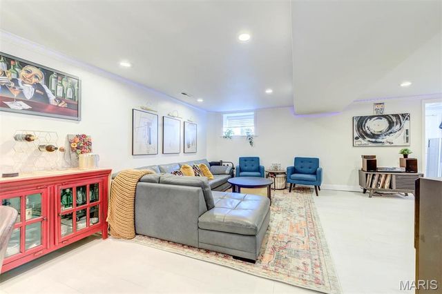 4561 Laclede Avenue B, St Louis, MO 63108