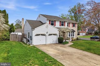 1 YARDLEY CT, Mount Laurel, NJ 08054