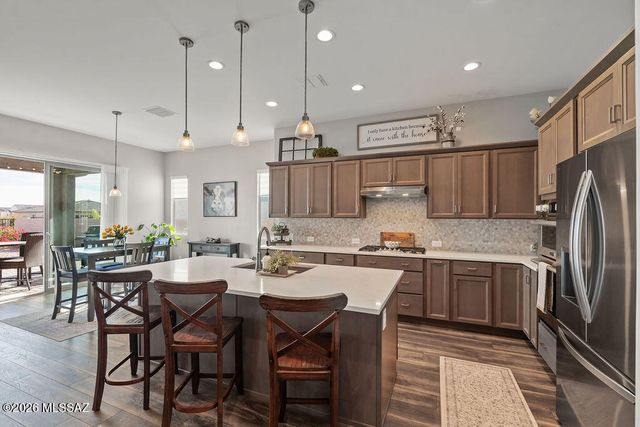 1605 E Balestra Way, Green Valley, AZ 85614