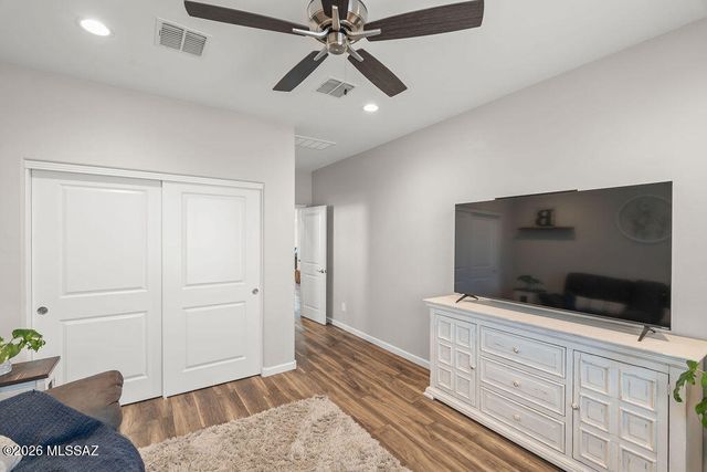 1605 E Balestra Way, Green Valley, AZ 85614