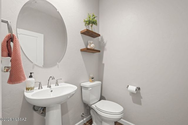 1605 E Balestra Way, Green Valley, AZ 85614