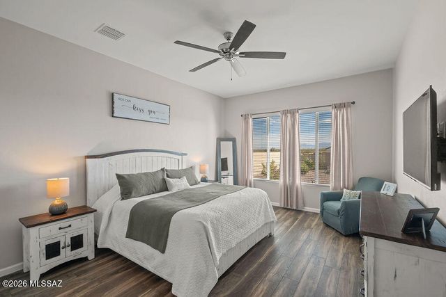 1605 E Balestra Way, Green Valley, AZ 85614