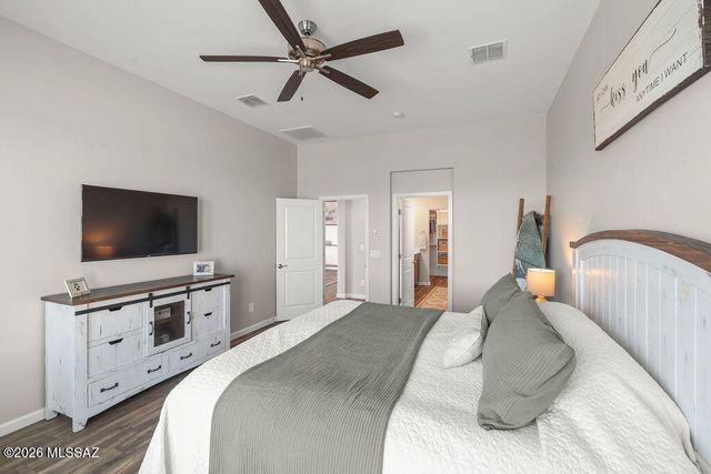 1605 E Balestra Way, Green Valley, AZ 85614