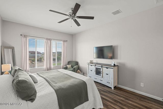 1605 E Balestra Way, Green Valley, AZ 85614