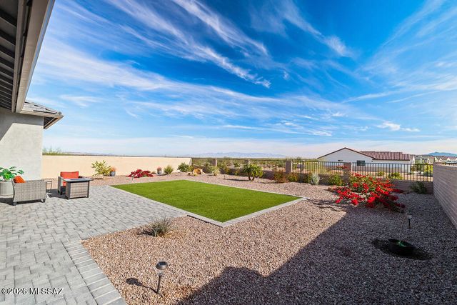 1605 E Balestra Way, Green Valley, AZ 85614