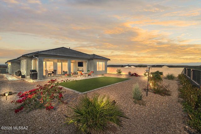 1605 E Balestra Way, Green Valley, AZ 85614