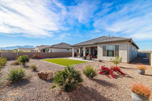 1605 E Balestra Way, Green Valley, AZ 85614