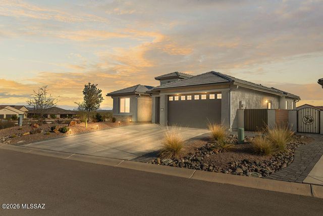 1605 E Balestra Way, Green Valley, AZ 85614