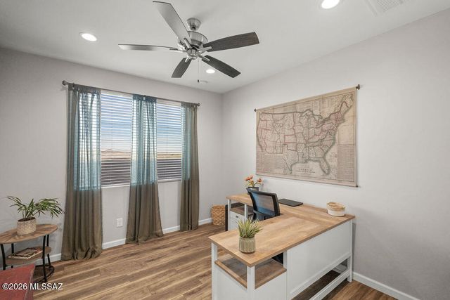 1605 E Balestra Way, Green Valley, AZ 85614