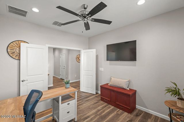 1605 E Balestra Way, Green Valley, AZ 85614