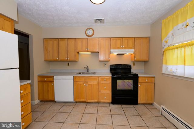 780 POMANDER AVE, Reading, PA 19606