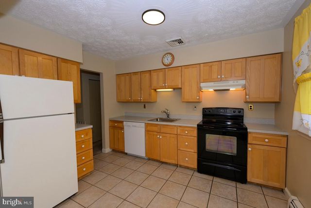 780 POMANDER AVE, Reading, PA 19606