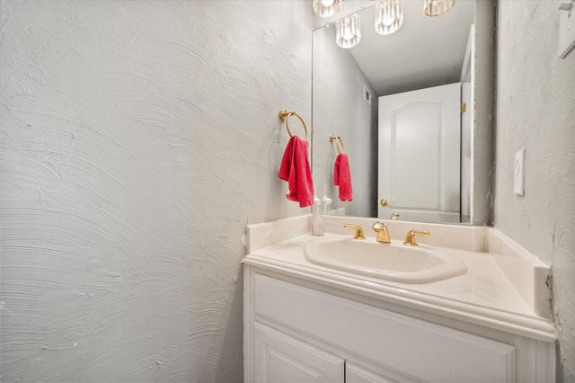 1030 Clubhouse Drive, Mansfield, TX 76063