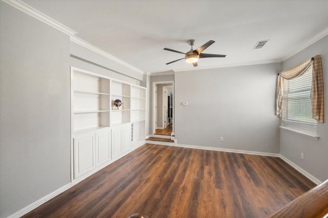 1030 Clubhouse Drive, Mansfield, TX 76063
