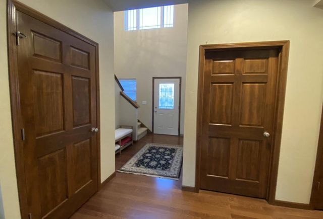 1713 OAK HOLLOW LANE, Neenah, WI 54956