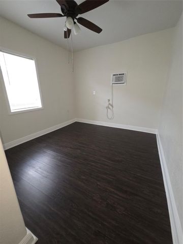 7902 Hudson Street B, Houston, TX 77012