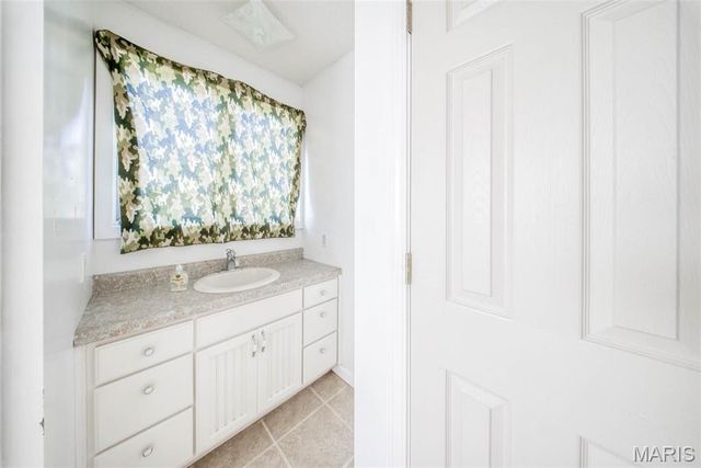 13311 State Route H, St James, MO 65559