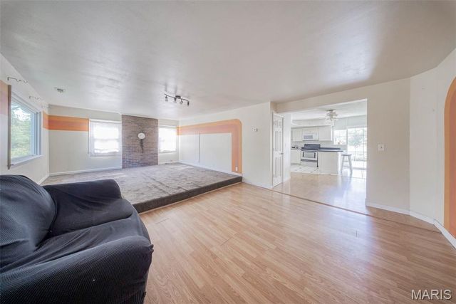 13311 State Route H, St James, MO 65559