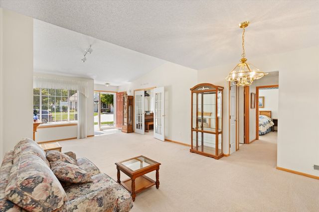 130 NW Georgetown Boulevard 2, Ankeny, IA 50023