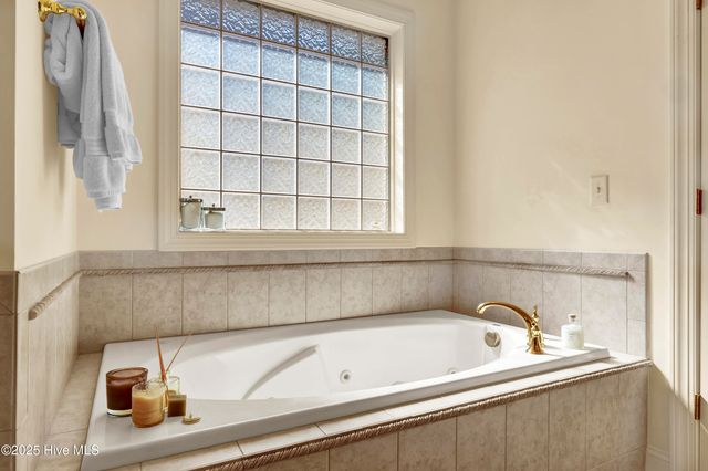 7102 Saybrook Drive, Wilmington, NC 28405