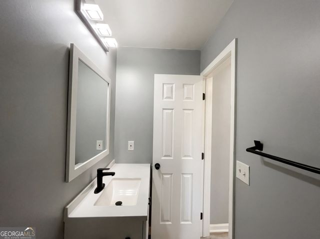 711 Cedar Avenue NW, Atlanta, GA 30318