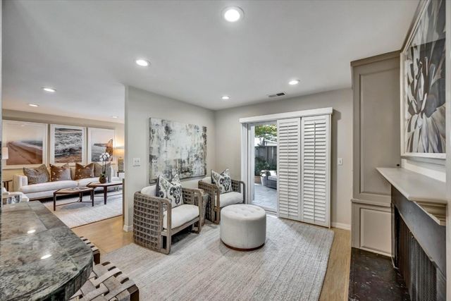 15 Los Altos Square 15, Los Altos, CA 94022