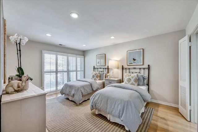 15 Los Altos Square 15, Los Altos, CA 94022