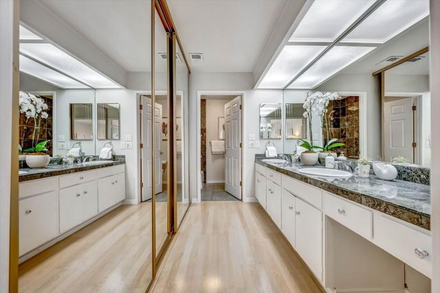 15 Los Altos Square 15, Los Altos, CA 94022