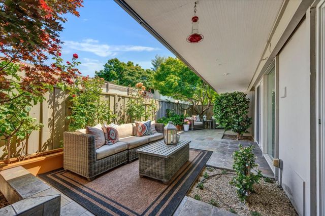 15 Los Altos Square 15, Los Altos, CA 94022