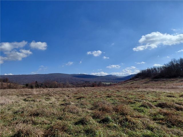 01 Christ's Lane, Unity Twp, PA 15650